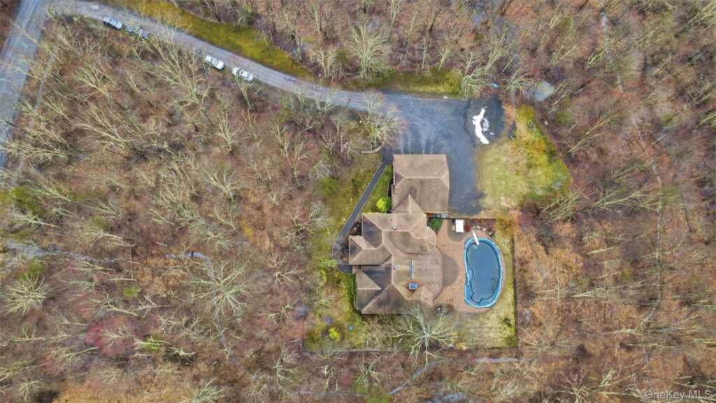 6 Foxwood Road, New Paltz, NY 12561 - Photo 3 of 37