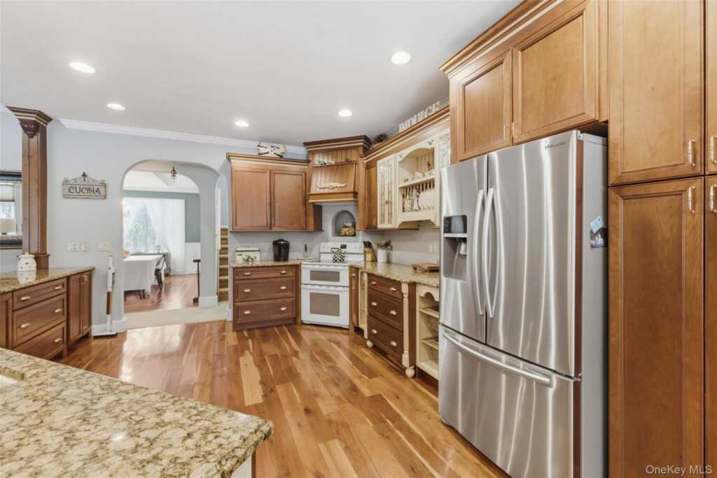 6 Foxwood Road, New Paltz, NY 12561 - Photo 8 of 37