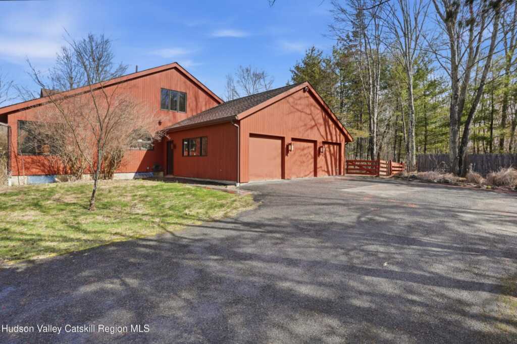 6 Tall Pines Road, New Paltz, NY 12561 - Photo 4 of 50