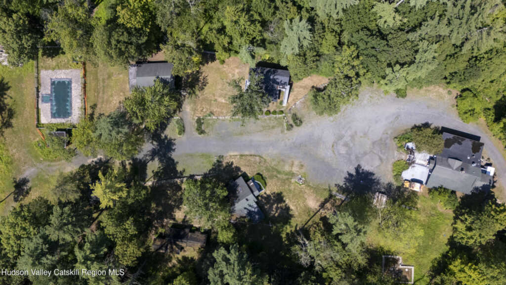 20 Country Club Lane, Woodstock, NY 12498 - Photo 3 of 17