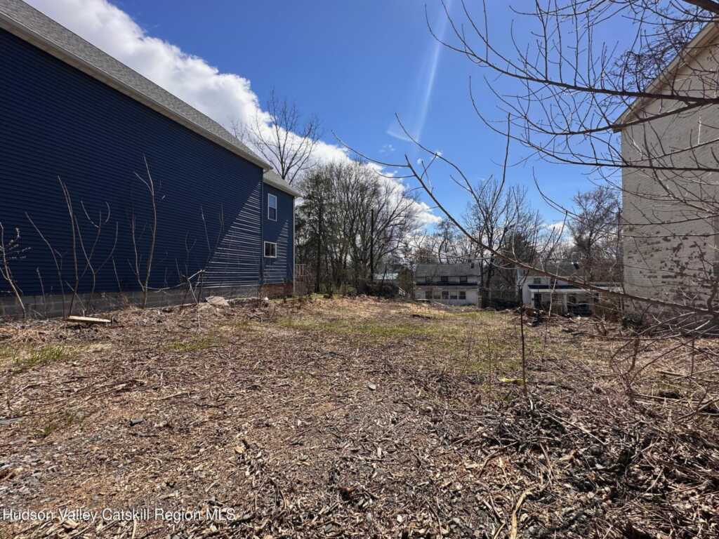 18 Russell Street, Saugerties, NY 12477 - Photo 5 of 10