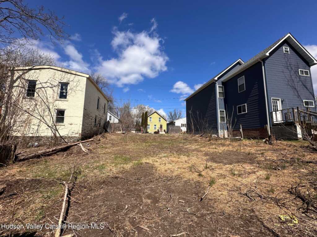 18 Russell Street, Saugerties, NY 12477 - Photo 6 of 10