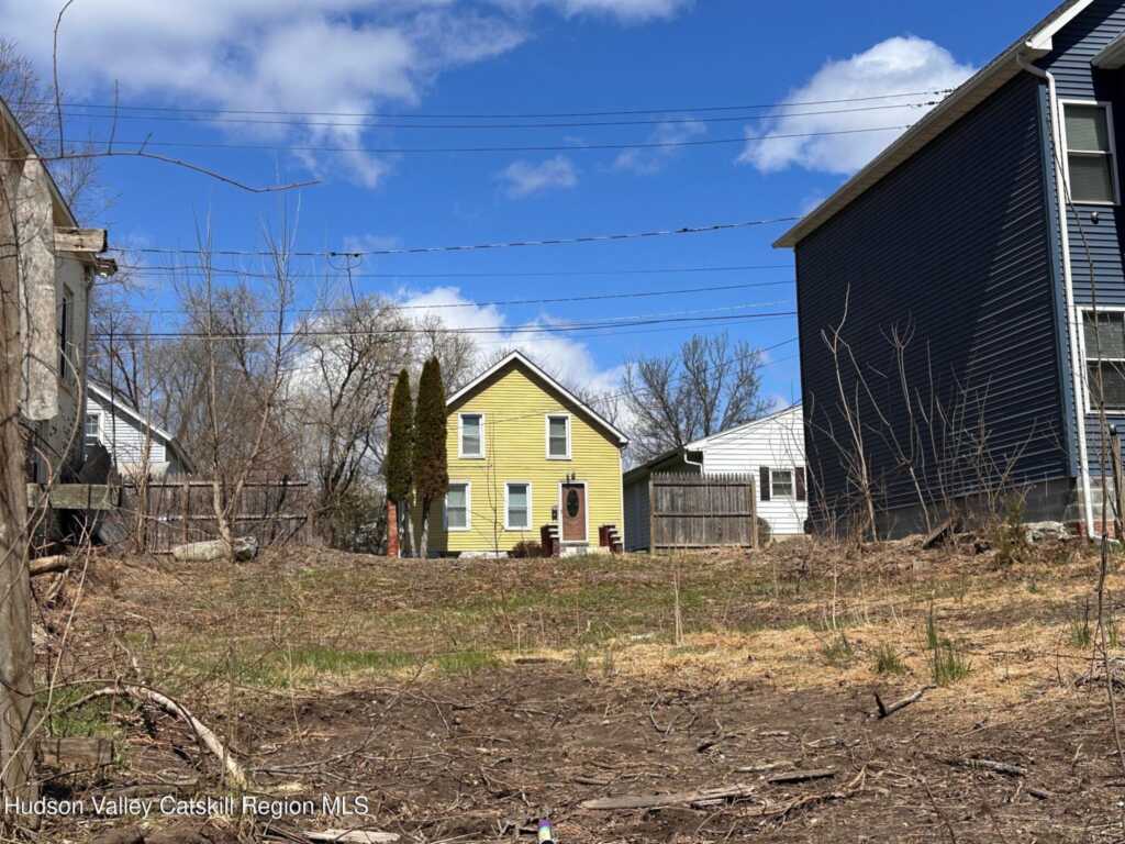 18 Russell Street, Saugerties, NY 12477 - Photo 8 of 10