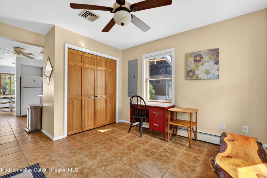 205 Esopus Creek Road, Saugerties, NY 12477 - Photo 3 of 50