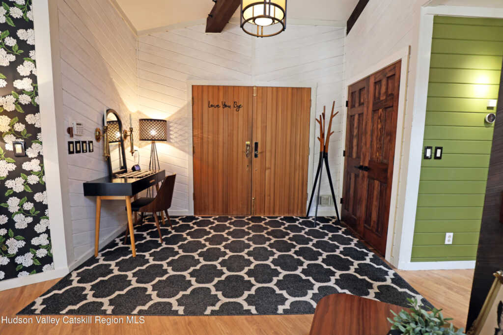 93 Phillips Road, Saugerties, NY 12477 - Photo 4 of 50