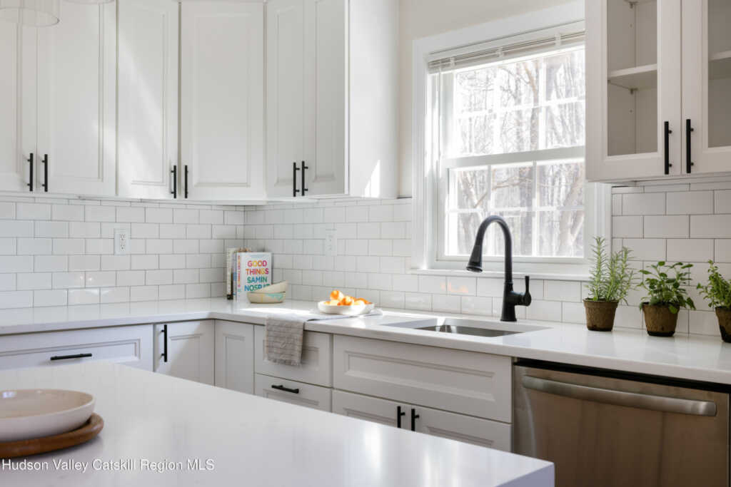 647 Hickory Bush Road, Kingston, NY 12401 - Photo 6 of 24