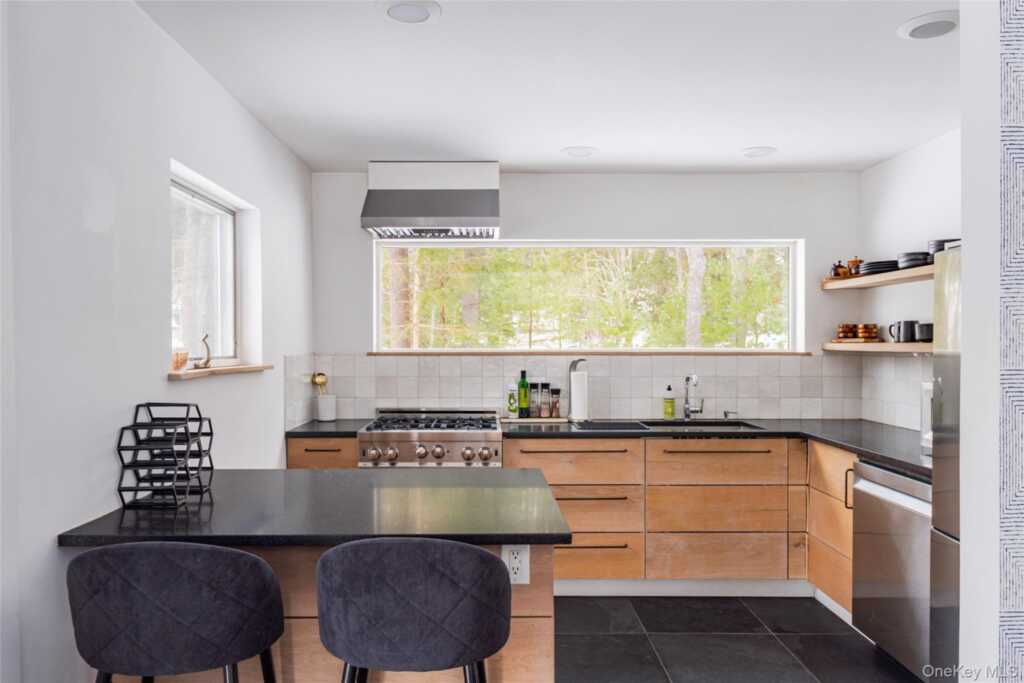 15 Lake View Drive, Woodstock, NY 12448 - Photo 11 of 50