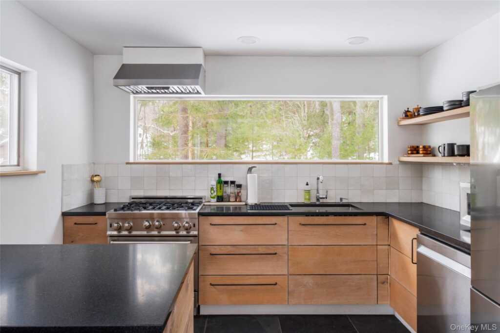 15 Lake View Drive, Woodstock, NY 12448 - Photo 13 of 50