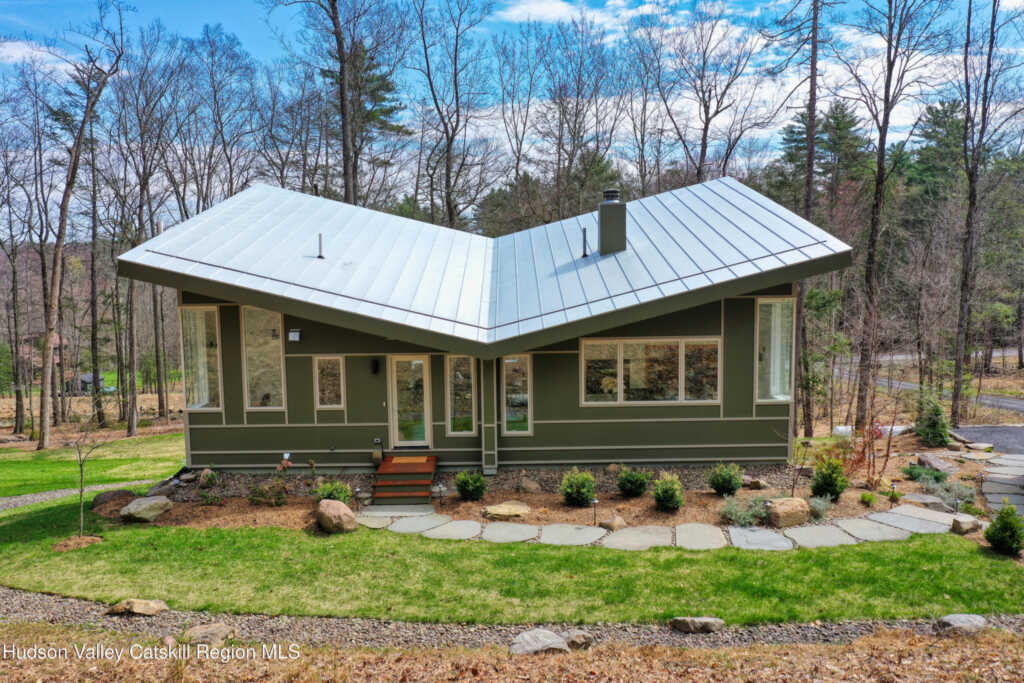 780 Oakwood Circle, Stone Ridge, NY 12484