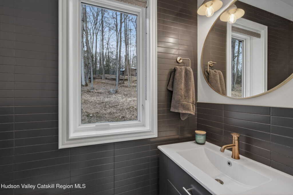 780 Oakwood Circle, Stone Ridge, NY 12484 - Photo 15 of 39