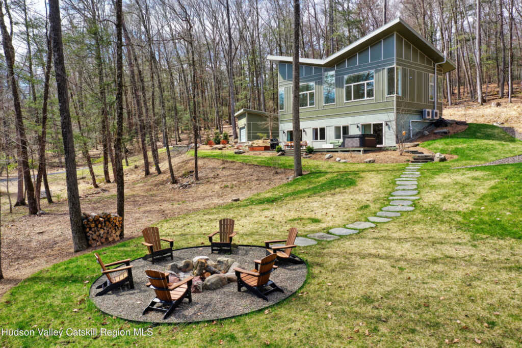 780 Oakwood Circle, Stone Ridge, NY 12484 - Photo 3 of 39