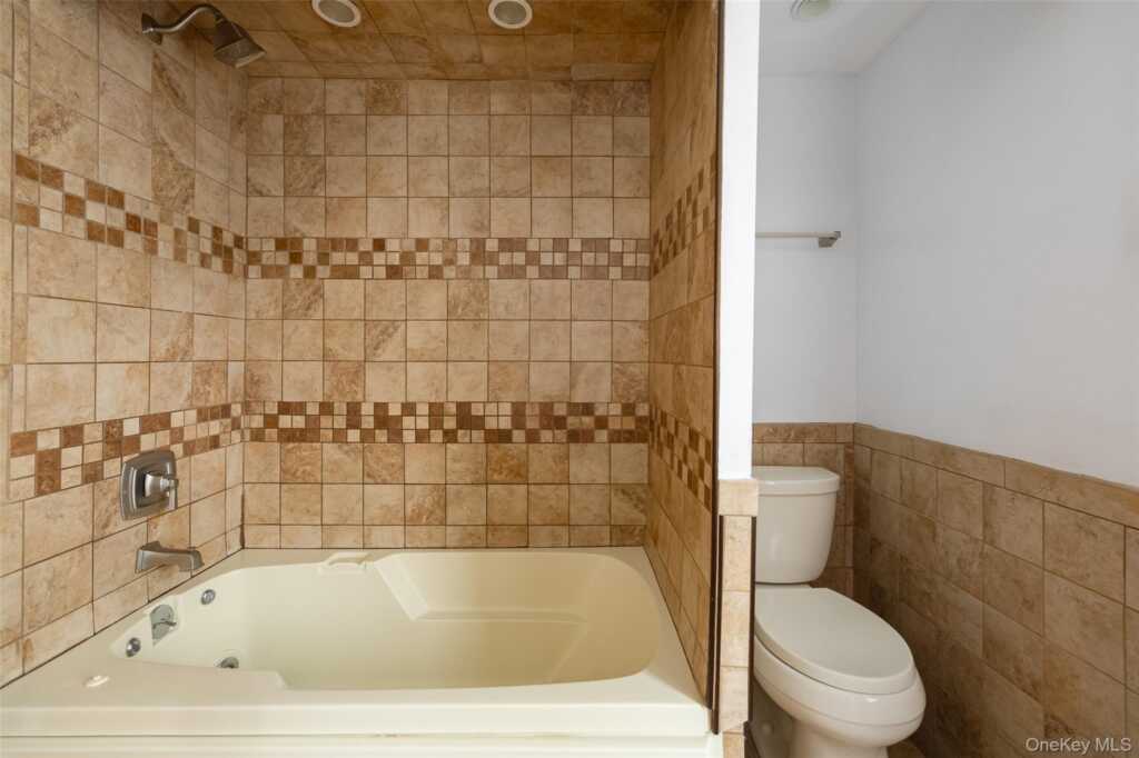 26 Elizabeth Street, Saugerties, NY 12477 - Photo 18 of 36