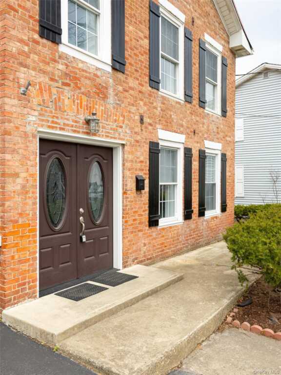 26 Elizabeth Street, Saugerties, NY 12477 - Photo 5 of 36