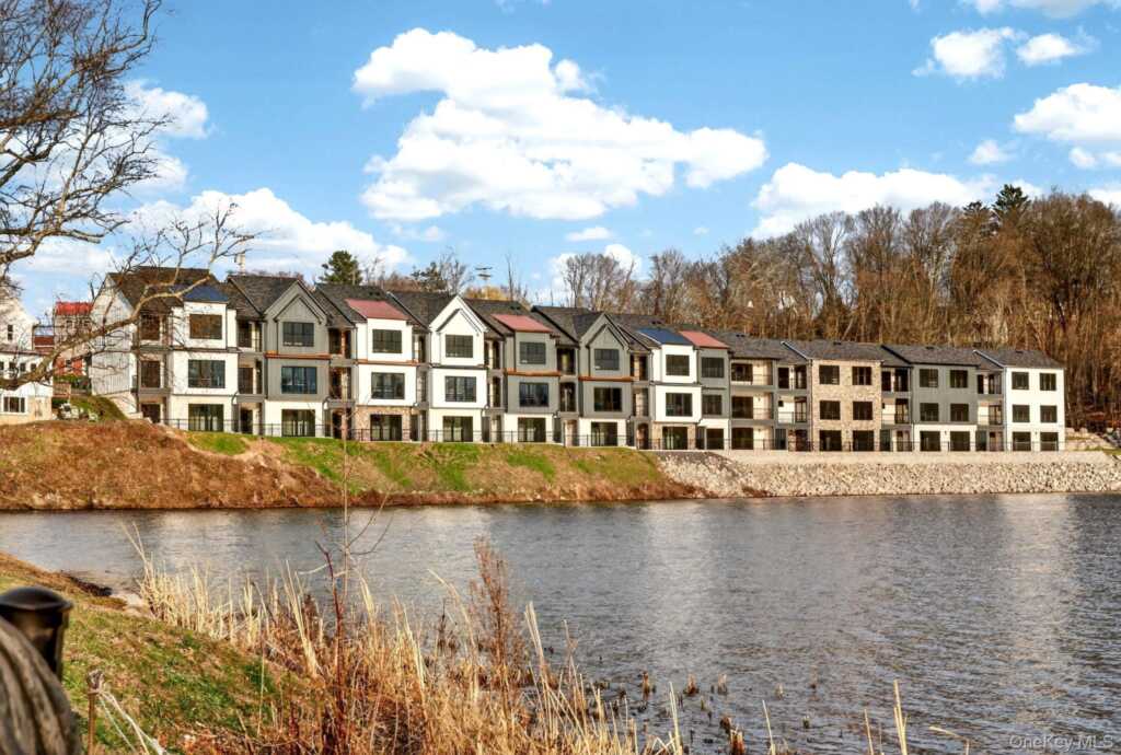 22 Icehouse Drive, Saugerties, NY 12477 - Photo 2 of 50