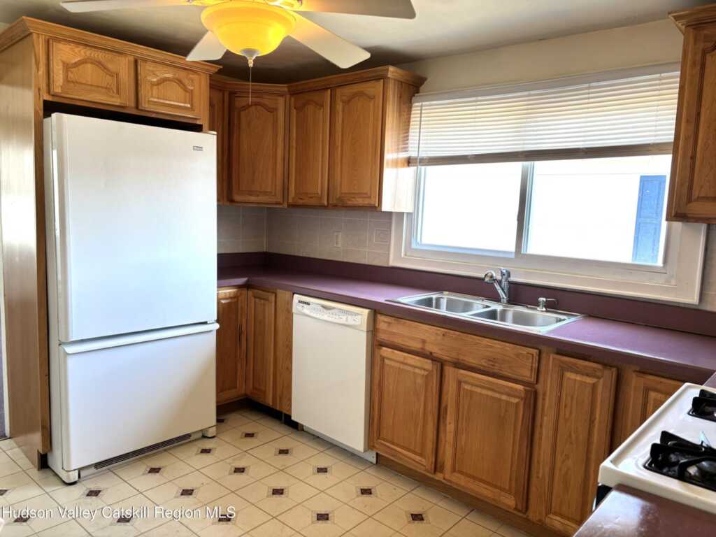 145 Hinsdale Street, Kingston, NY 12401 - Photo 14 of 27