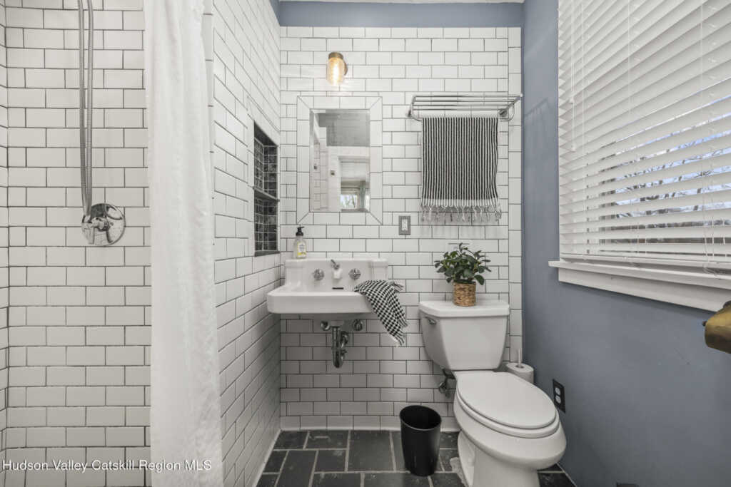 4174 Route 9w, Saugerties, NY 12477 - Photo 13 of 47