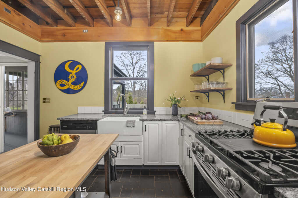 4174 Route 9w, Saugerties, NY 12477 - Photo 16 of 47