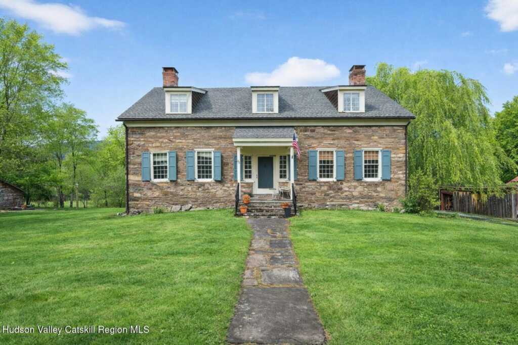 48 Oak Road, Saugerties, NY 12477