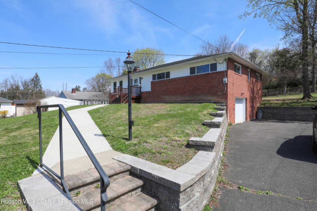 111 Zandhoek Road, Hurley, NY 12443 - Photo 4 of 36