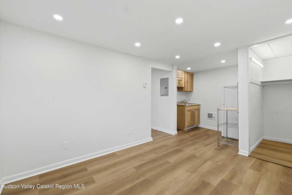 40 Orchard Lane, Unit #J, Woodstock, NY 12498 - Photo 4 of 24