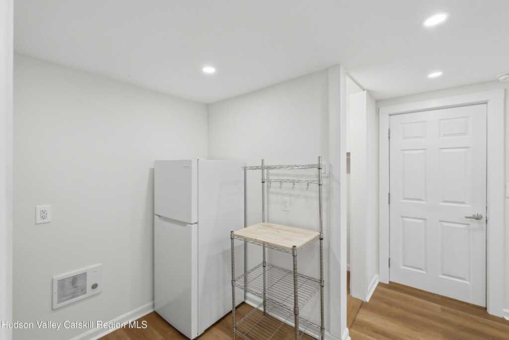 40 Orchard Lane, Unit #J, Woodstock, NY 12498 - Photo 6 of 24