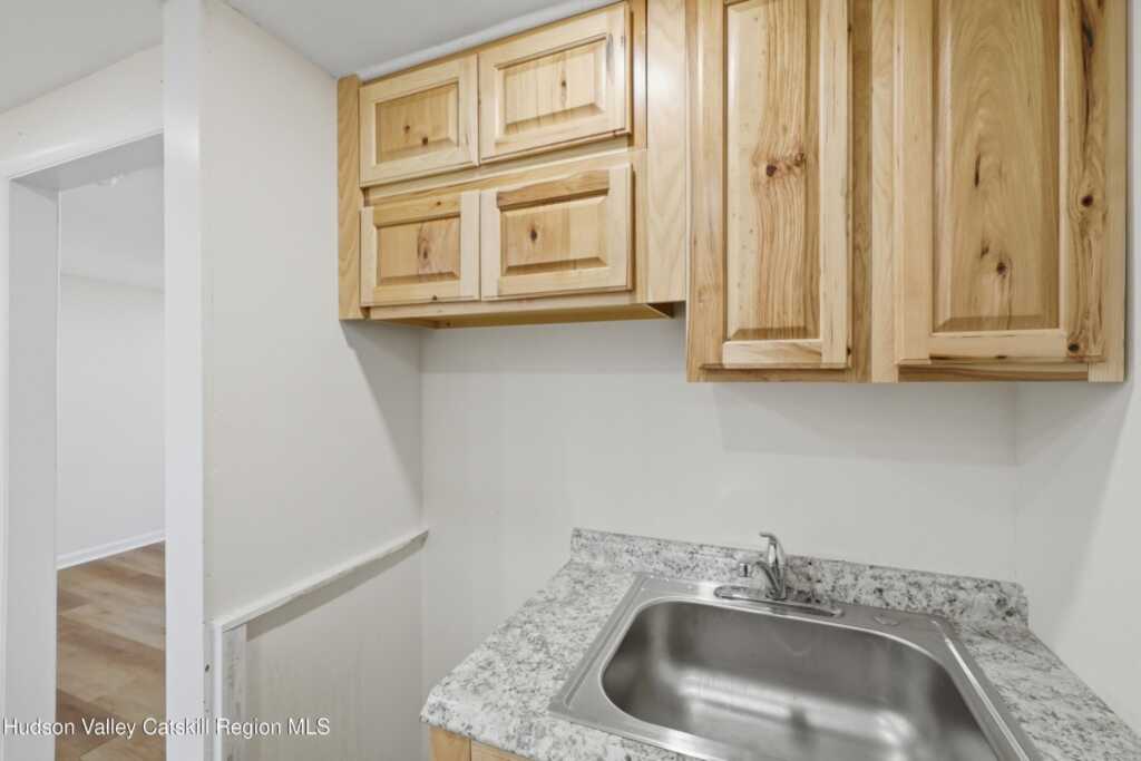 40 Orchard Lane, Unit #J, Woodstock, NY 12498 - Photo 8 of 24