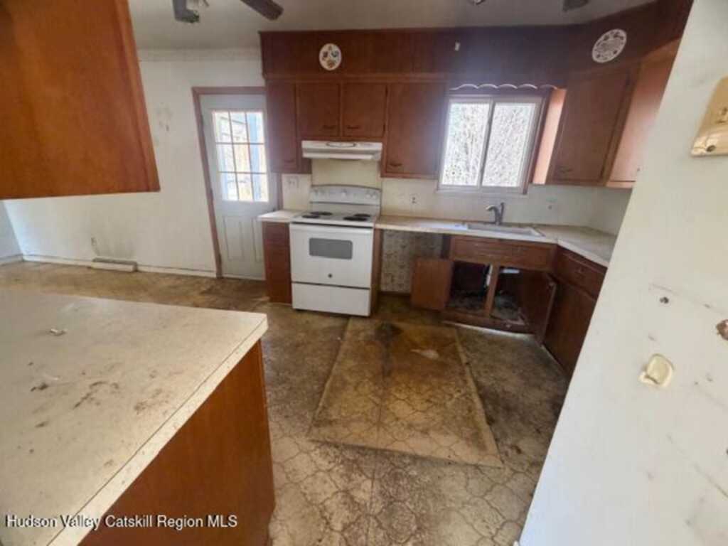 77 Appletree Drive, Saugerties, NY 12477 - Photo 4 of 18