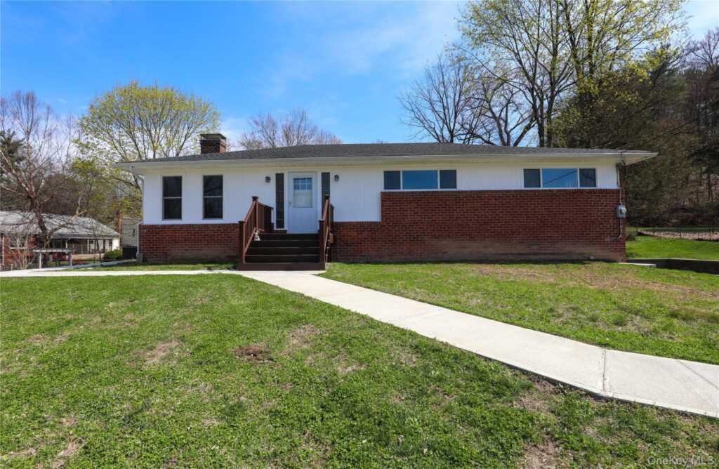 111 Zandhoek Road, Hurley, NY 12443