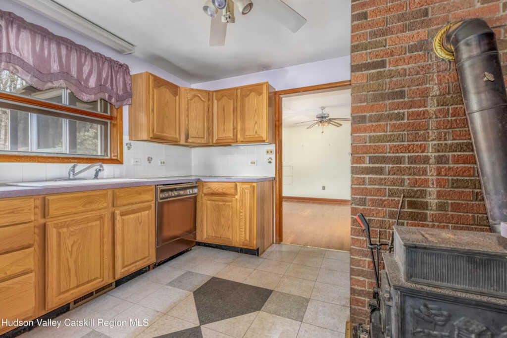 674 Hurley Avenue, Hurley, NY 12443 - Photo 13 of 28