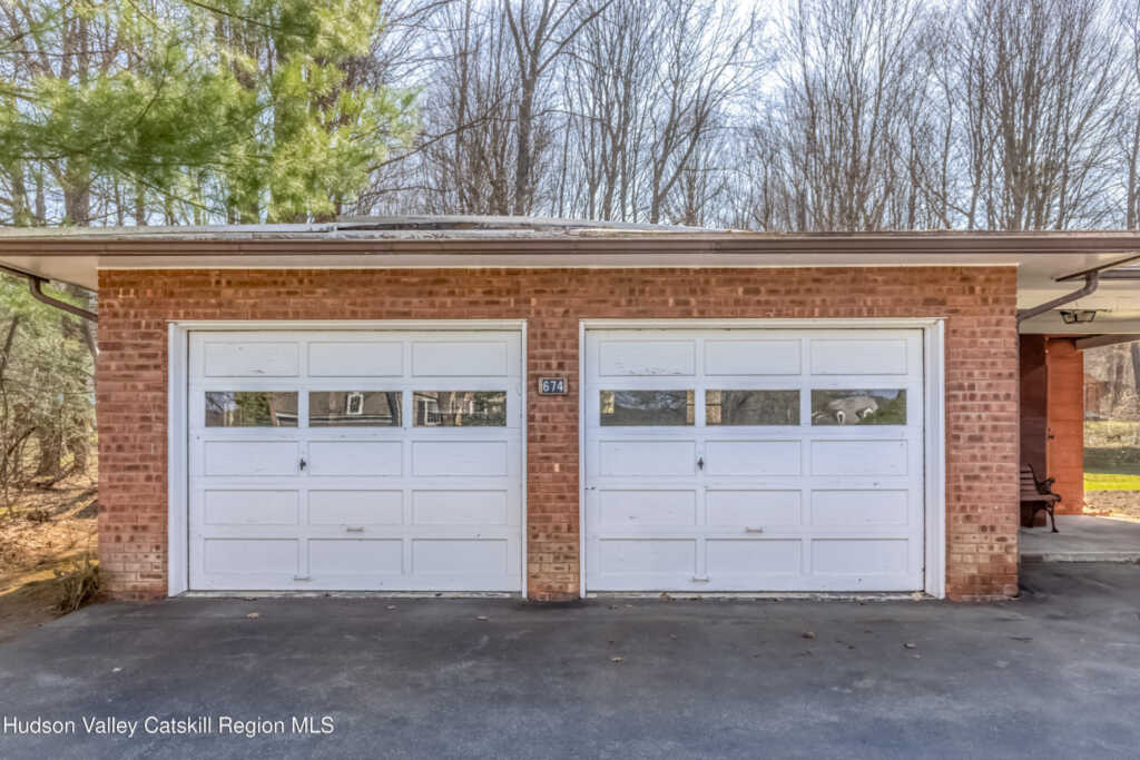 674 Hurley Avenue, Hurley, NY 12443 - Photo 4 of 28