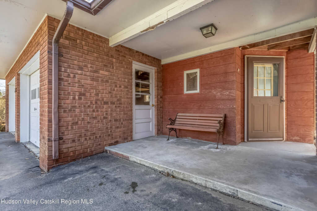 674 Hurley Avenue, Hurley, NY 12443 - Photo 7 of 28