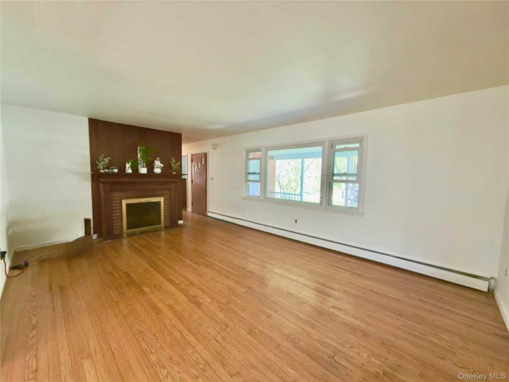 8 King Road, Rhinebeck, NY 12572 - Photo 3 of 10