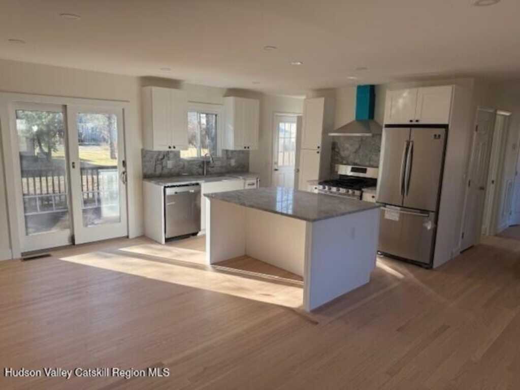 16 Trinity Place, Rhinebeck, NY 12572 - Photo 5 of 27