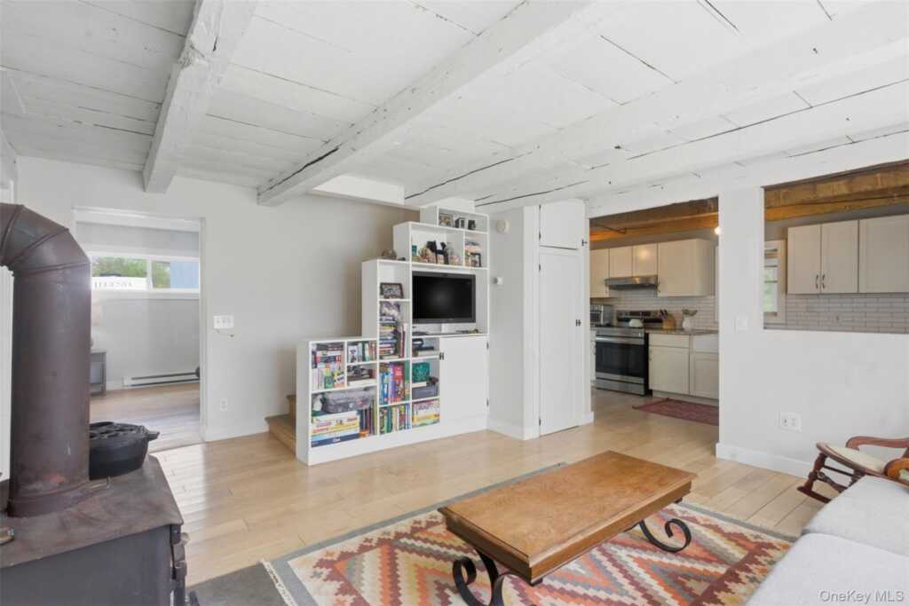 906 Albany Post Road, New Paltz, NY 12561 - Photo 11 of 29