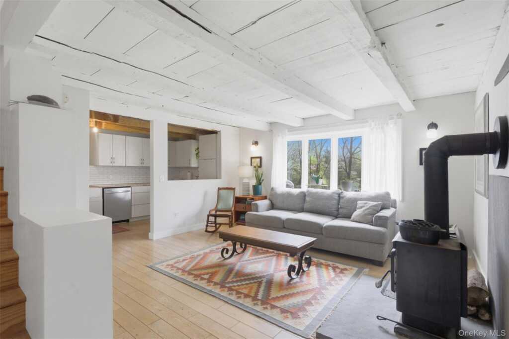 906 Albany Post Road, New Paltz, NY 12561 - Photo 5 of 29