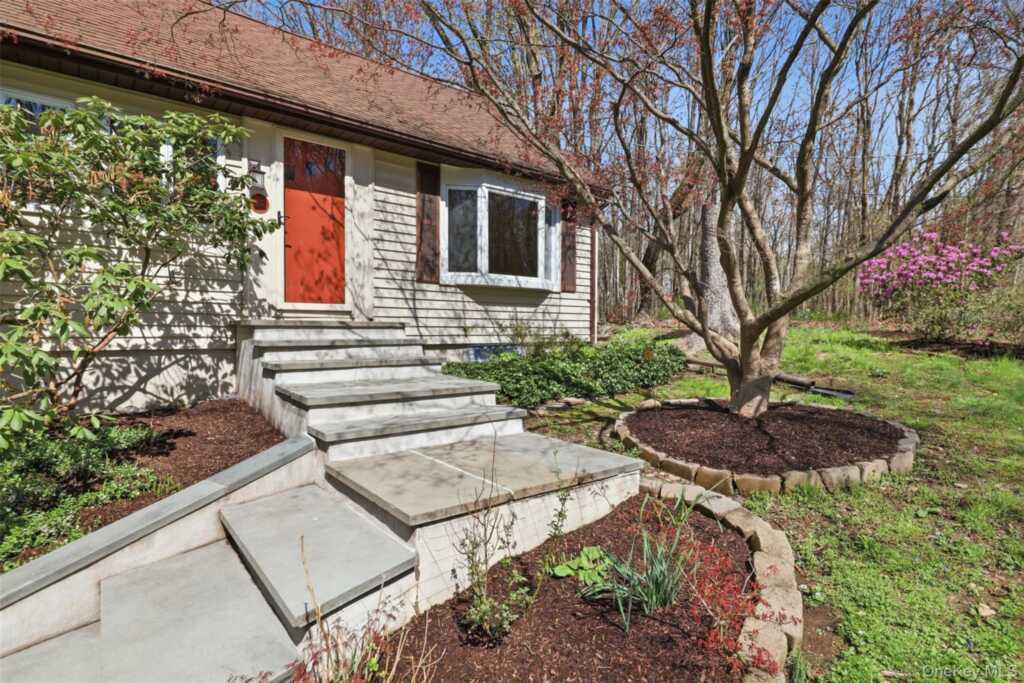 307 Old Kingston Road, New Paltz, NY 12561 - Photo 2 of 28