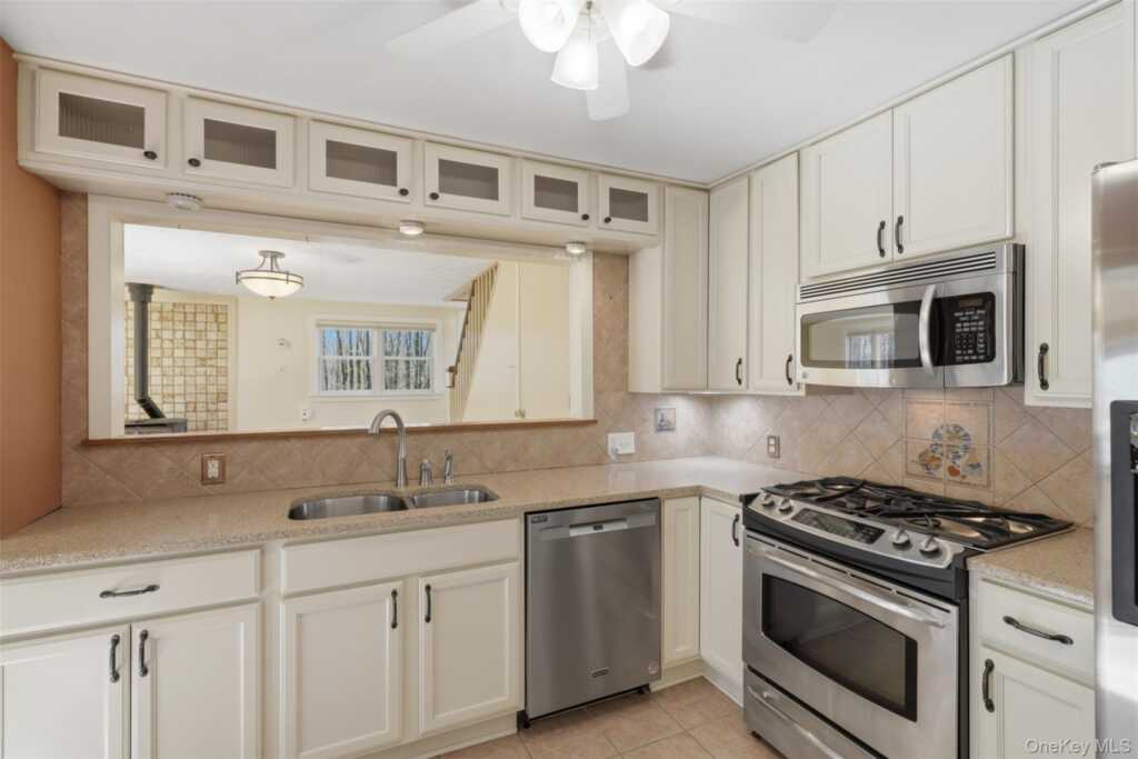 307 Old Kingston Road, New Paltz, NY 12561 - Photo 8 of 28