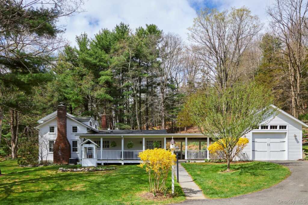 457 Round Lake Road, Rhinebeck, NY 12572 - Photo 2 of 26
