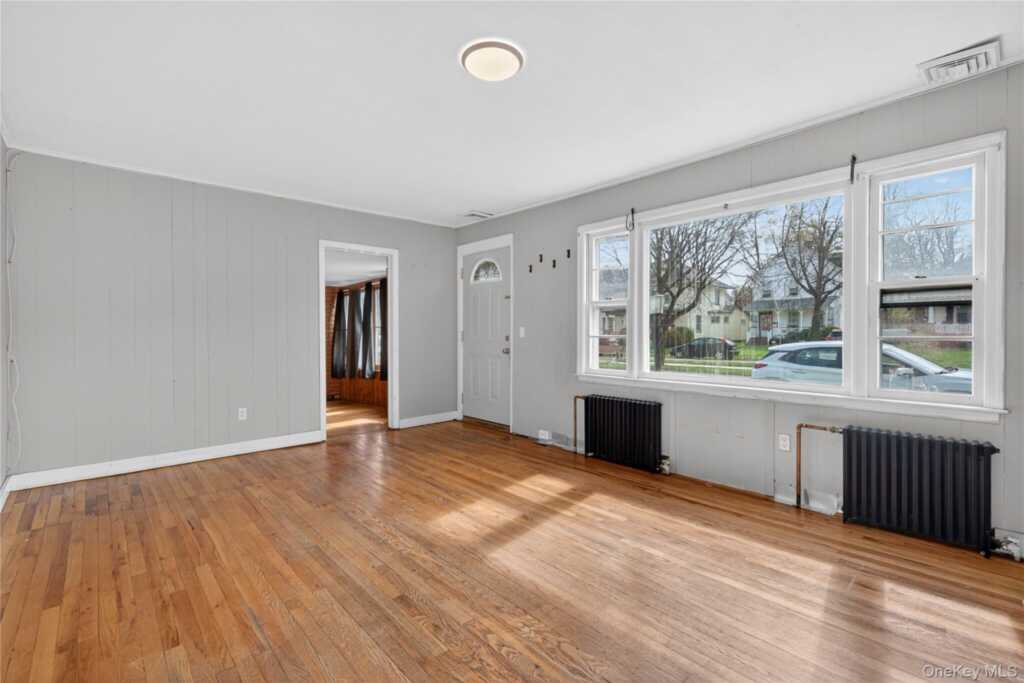 81 Pine Grove Avenue, Kingston, NY 12401 - Photo 10 of 34