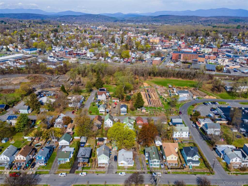 81 Pine Grove Avenue, Kingston, NY 12401 - Photo 25 of 34