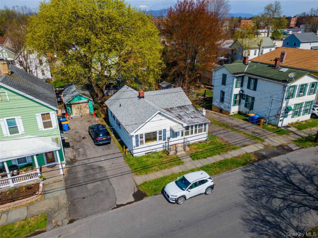 81 Pine Grove Avenue, Kingston, NY 12401 - Photo 4 of 34