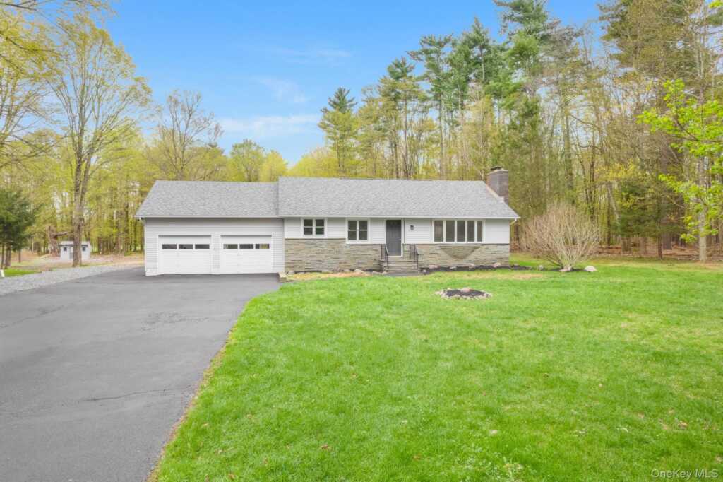 34 Van Buskirk Road, Saugerties, NY 12477