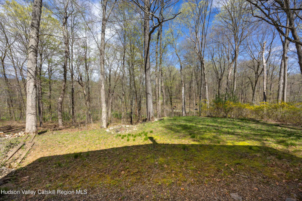 109 Hilltop Road, Rhinebeck, NY 12572 - Photo 23 of 26