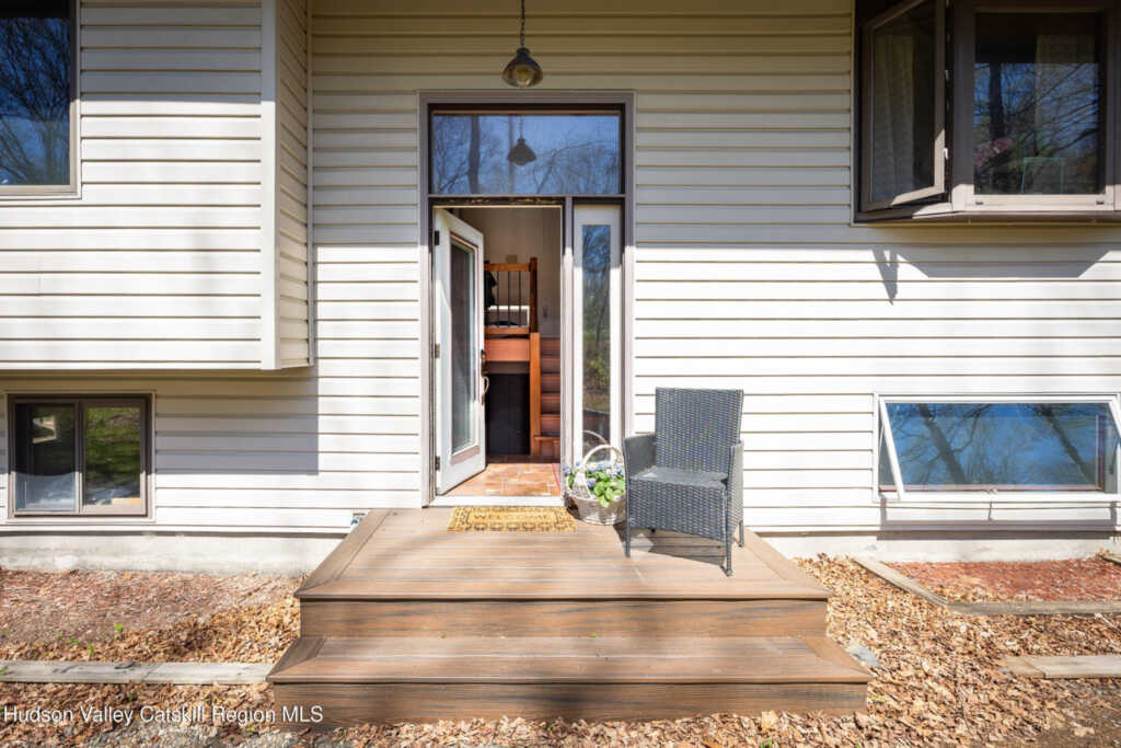 109 Hilltop Road, Rhinebeck, NY 12572 - Photo 5 of 26