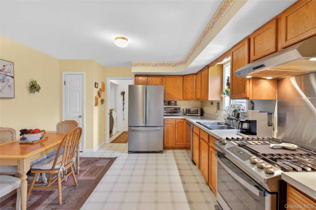 1044 Blue Mountain Road, Saugerties, NY 12477 - Photo 10 of 33