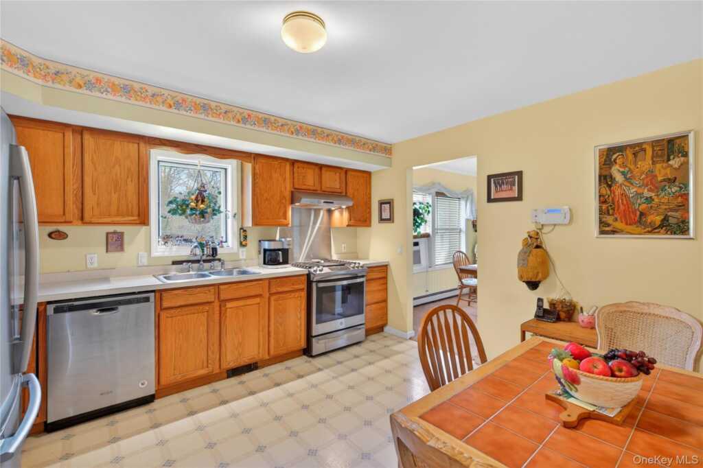 1044 Blue Mountain Road, Saugerties, NY 12477 - Photo 11 of 33