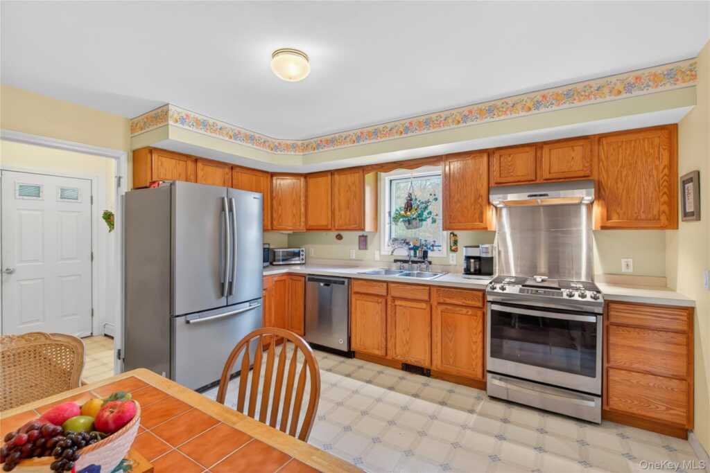 1044 Blue Mountain Road, Saugerties, NY 12477 - Photo 12 of 33