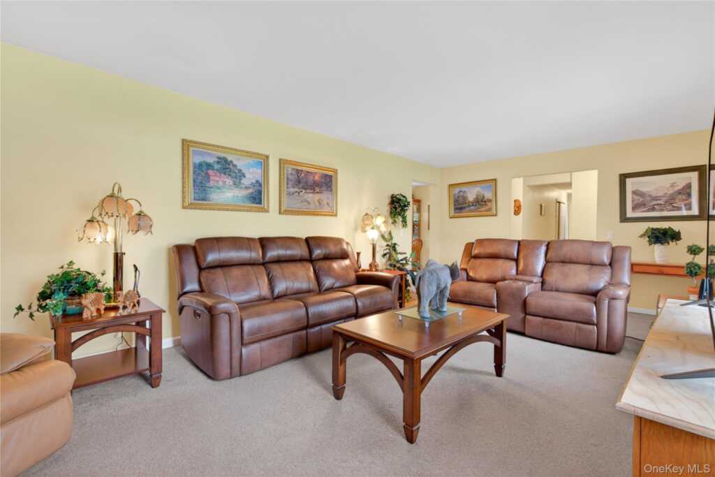 1044 Blue Mountain Road, Saugerties, NY 12477 - Photo 4 of 33