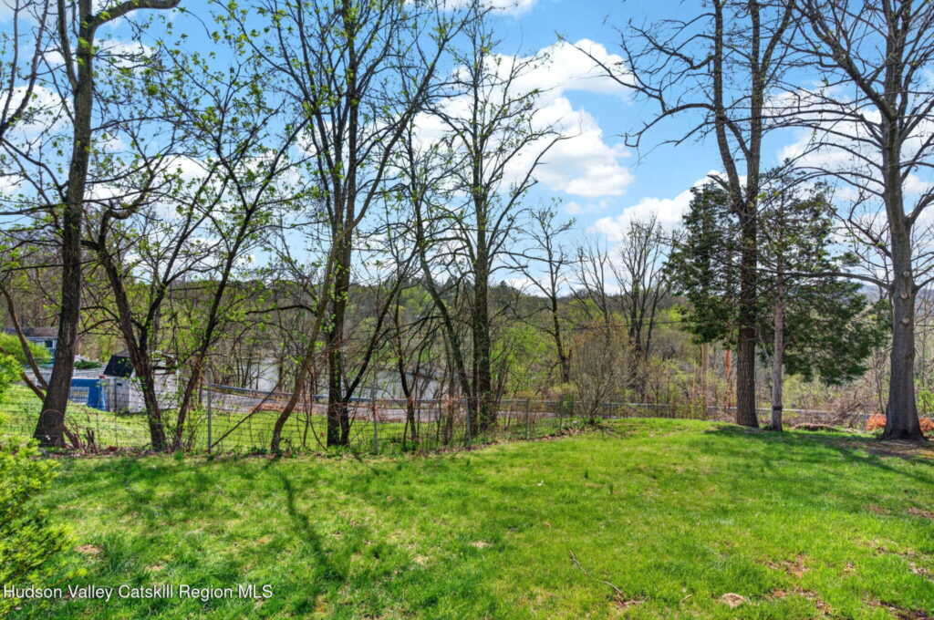 18 Latham Circle, Saugerties, NY 12477 - Photo 41 of 48