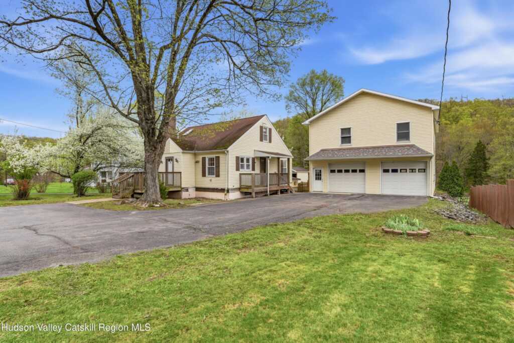 702 Rt 212, Saugerties, NY 12477